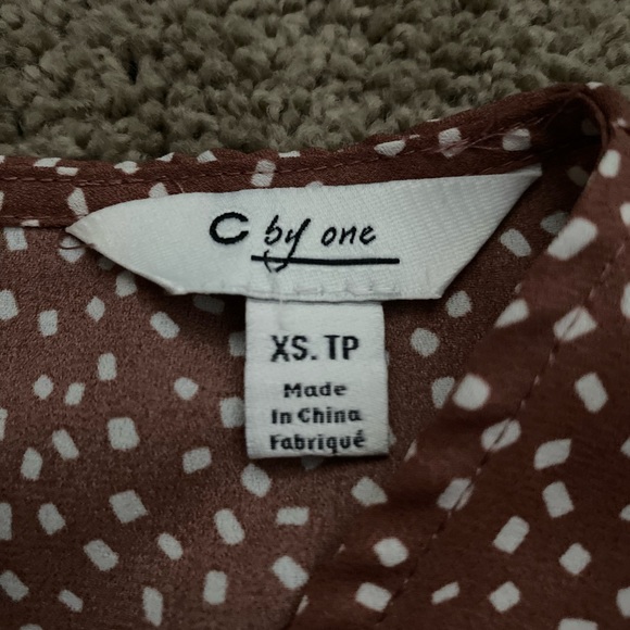 fancy white and dark salmon blouse - Picture 2 of 4